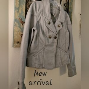 🔥🔥 HOT DEAL Easton Gray Denim Button down Fitted Jacket. Size Small